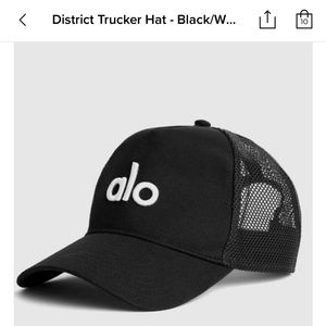 District hat Alo yoga
